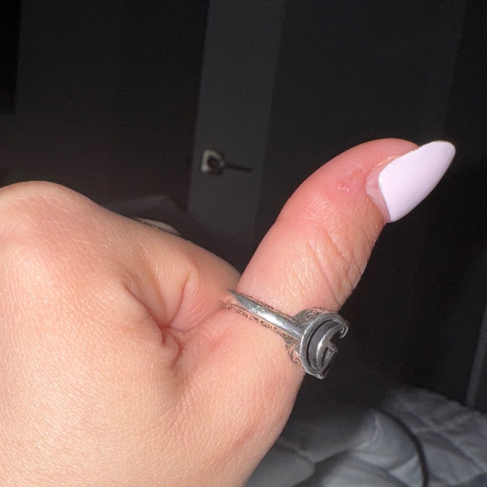 Gucci Silver Ring Like New Condition - image 4
